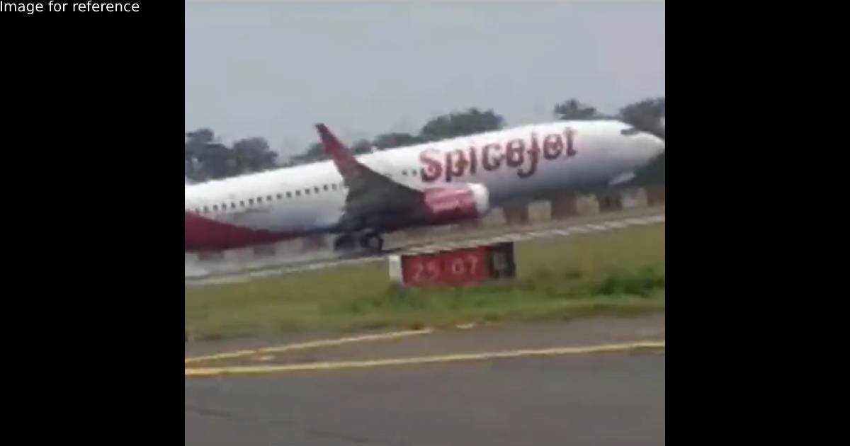 'Proud of our pilots, have faith in them': SpiceJet after plane carrying 185 passengers makes emergency landing in Patna